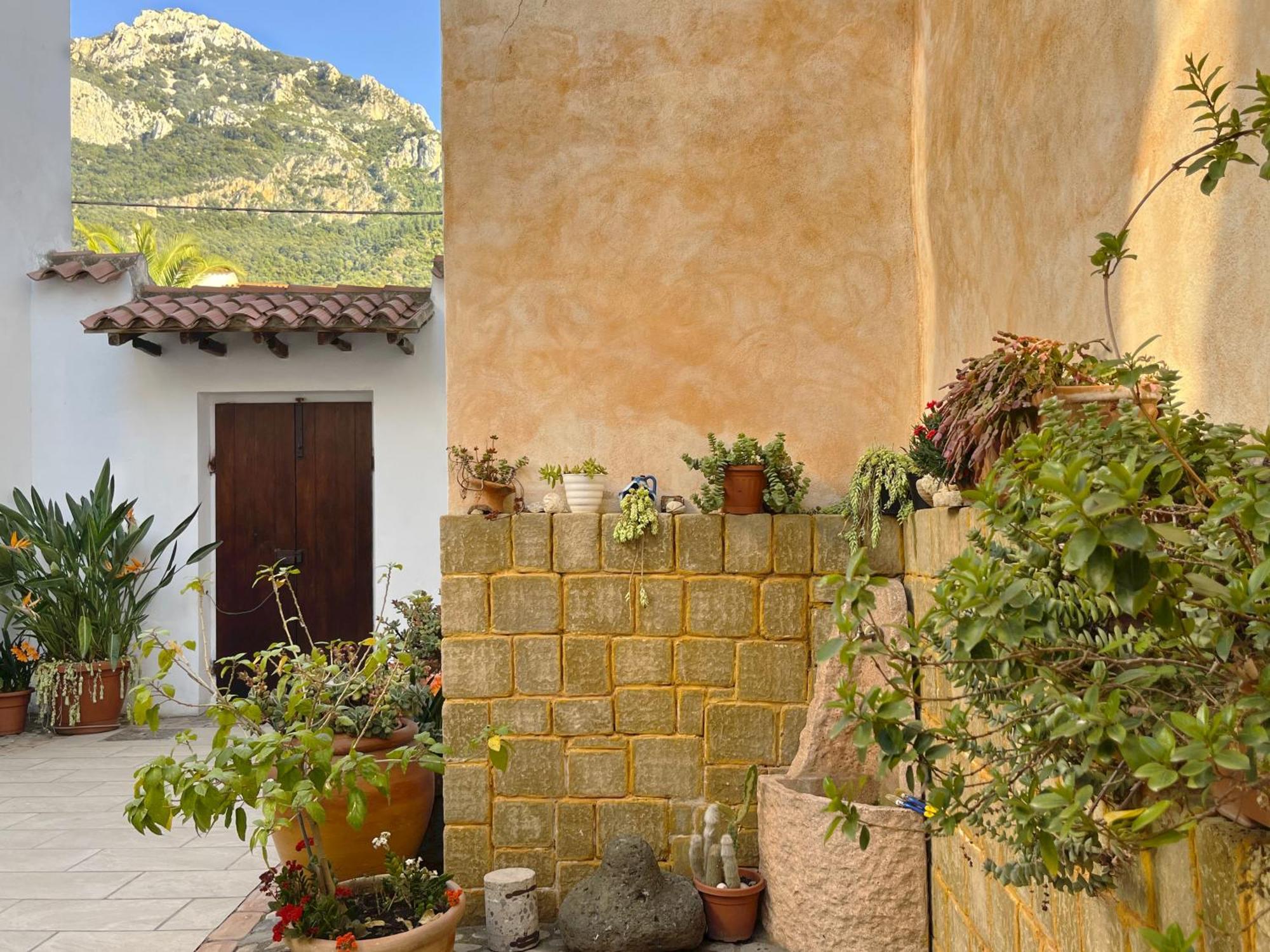 Casa Lia - Independent Apartment In The Gulf Of Orosei Galtellì Екстериор снимка
